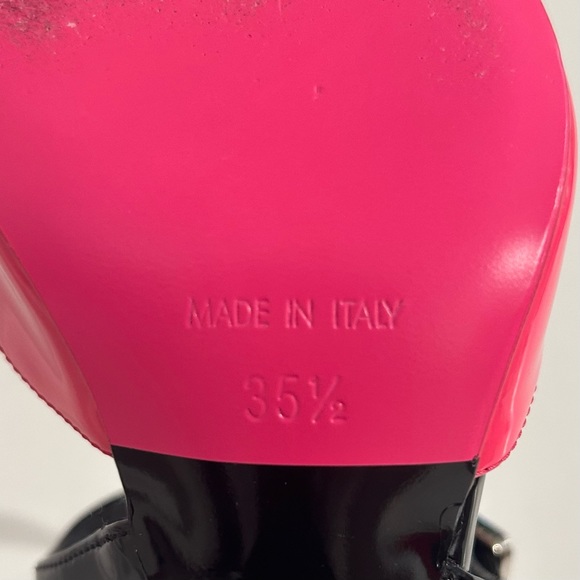 Authentic 2020 Cruise Chanel Neon Pink & Black Mary Jane Wedges size 35.5 - Picture 12 of 12